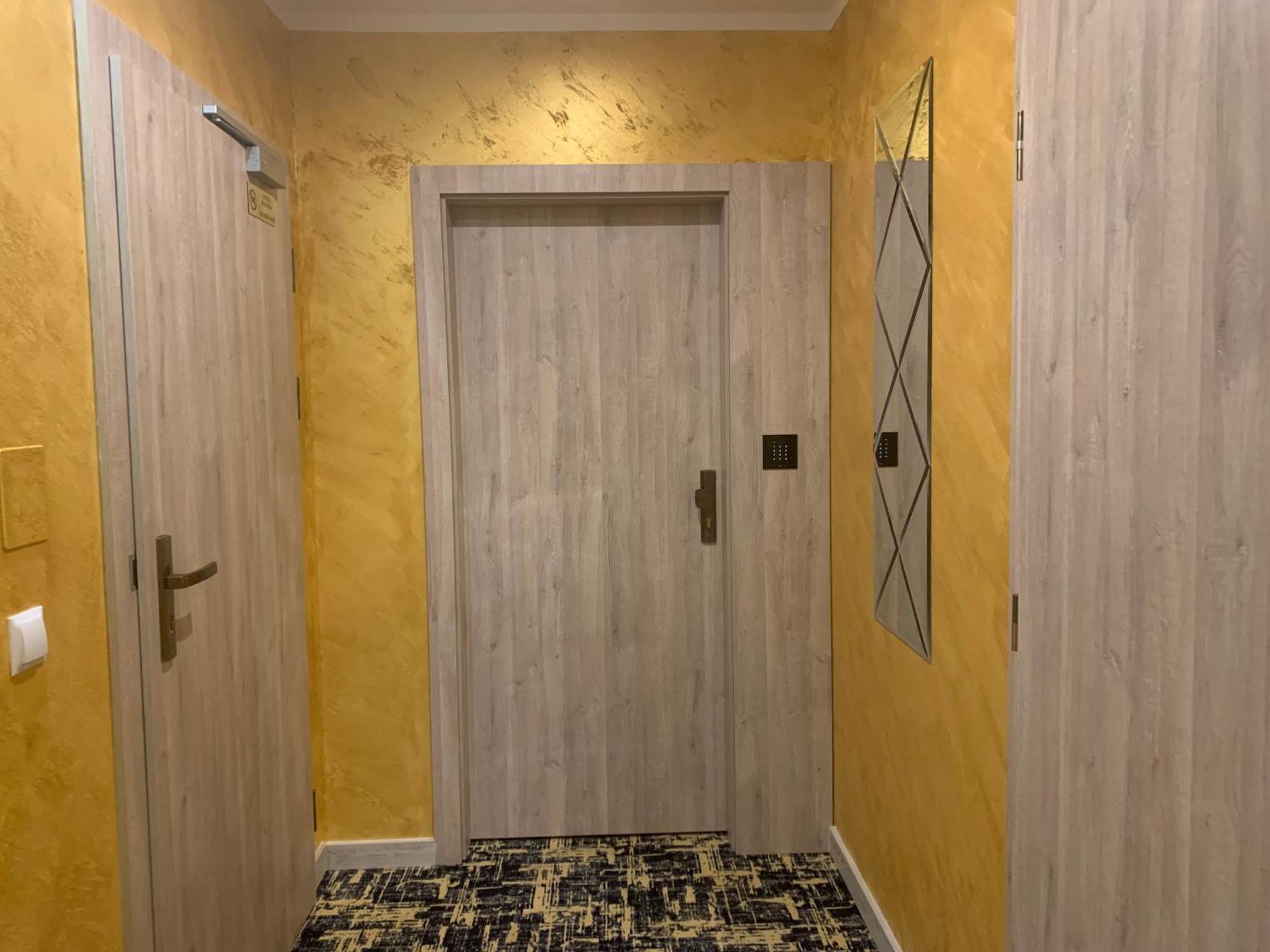 Piramida Apart otel Boleslawiec  Oda fotoğraf